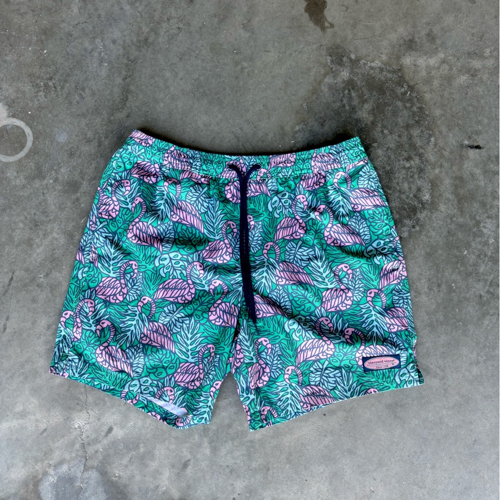 Men’s medium vineyard vines swim trunks (inch inseam)